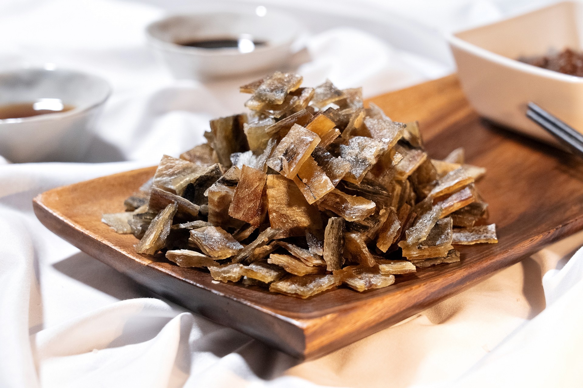 <b> 위 사진의 사각채의 중량은 200g입니다. </b>