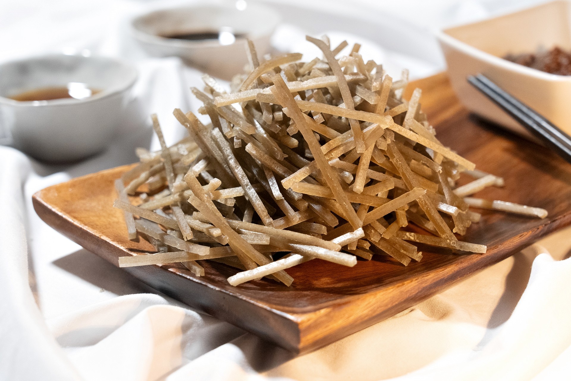 <b> 위 사진의 건어채의 중량은 150g입니다. </b>