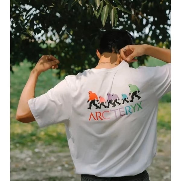 ARC'TERYX 아크테릭스 컬러 백로고 반팔 티셔츠