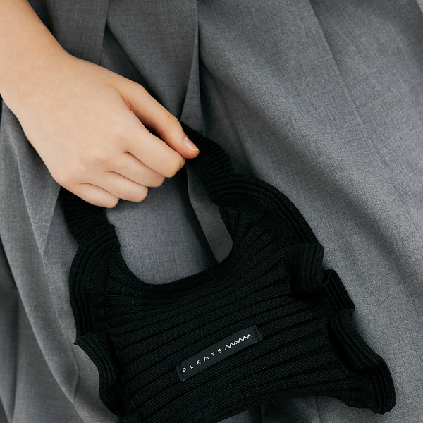 PLEATS MAMA 正規品関税込み RUFFLE MINI TOTE BAG BLACK Ruffle Mini Tote Bag Black : PLEATSMAMA: Sustainable Knit