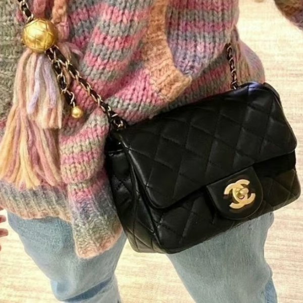 CHANEL 샤넬 골든볼 크로스백
