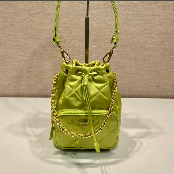 PRADA 프라다 리에디션 1995 체인 리나일론 숄더백 라임 그린