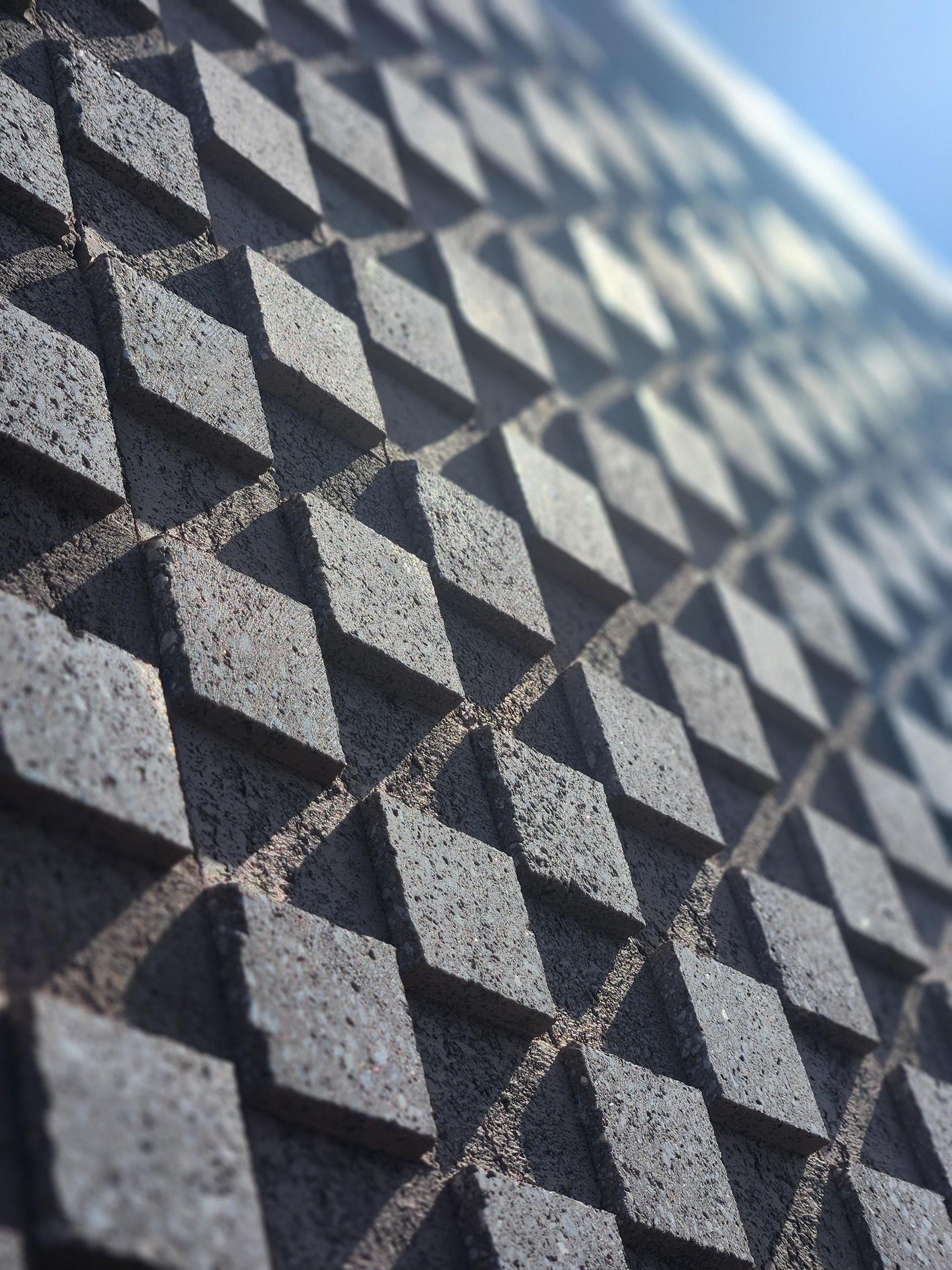 <div style="letter-spacing:-1px; ">  	<div style=" font-size:36px; color:#fff; font-weight:600; padding-bottom:14px;">콘벡스형<br></bre>롱타일</div>  	<div style="width:110px; height:40px; font-size:16px; color:#fff; font-weight:500; letter-spacing: -1px; border:1px solid #fff; border-radius:10px; padding: 10px 10px 10px 10px; margin:0 auto;"> 		자세히 보기</div>  </div>