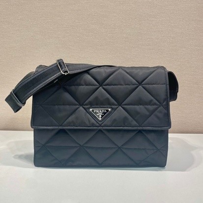 PRADA 프라다  퀼팅 메신저백