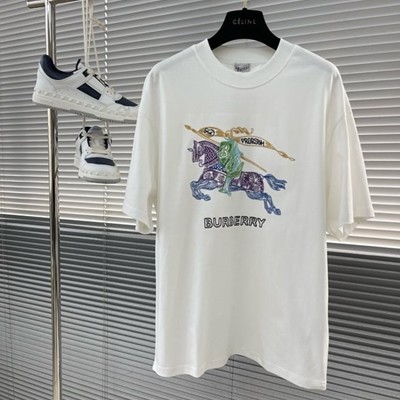BURBERRY 버버리 컬러 스케치 자수 군마 티셔츠
