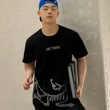 ARC'TERYX 아크테릭스 이중 가닥 입체 로고 반팔 티셔츠