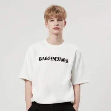 BALENCIAGA 발렌시아가 고딕 로고 타이포 티셔츠