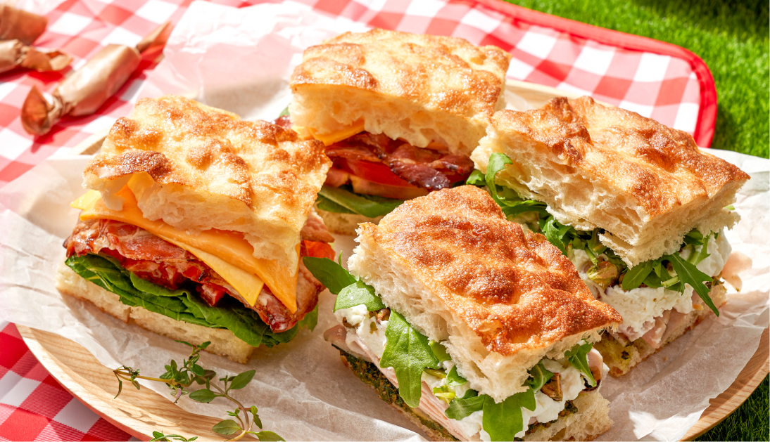 소금집 샌드위치는 ‘City Friendly Sandwich’ 라는 슬로건을 가진 소금집 샌드위치는, 고객에게 단순히 맛있는 한 끼가 아닌 가치 있는 식사와 휴식을 제공하는 대중 친화적인 브랜드입니다.
