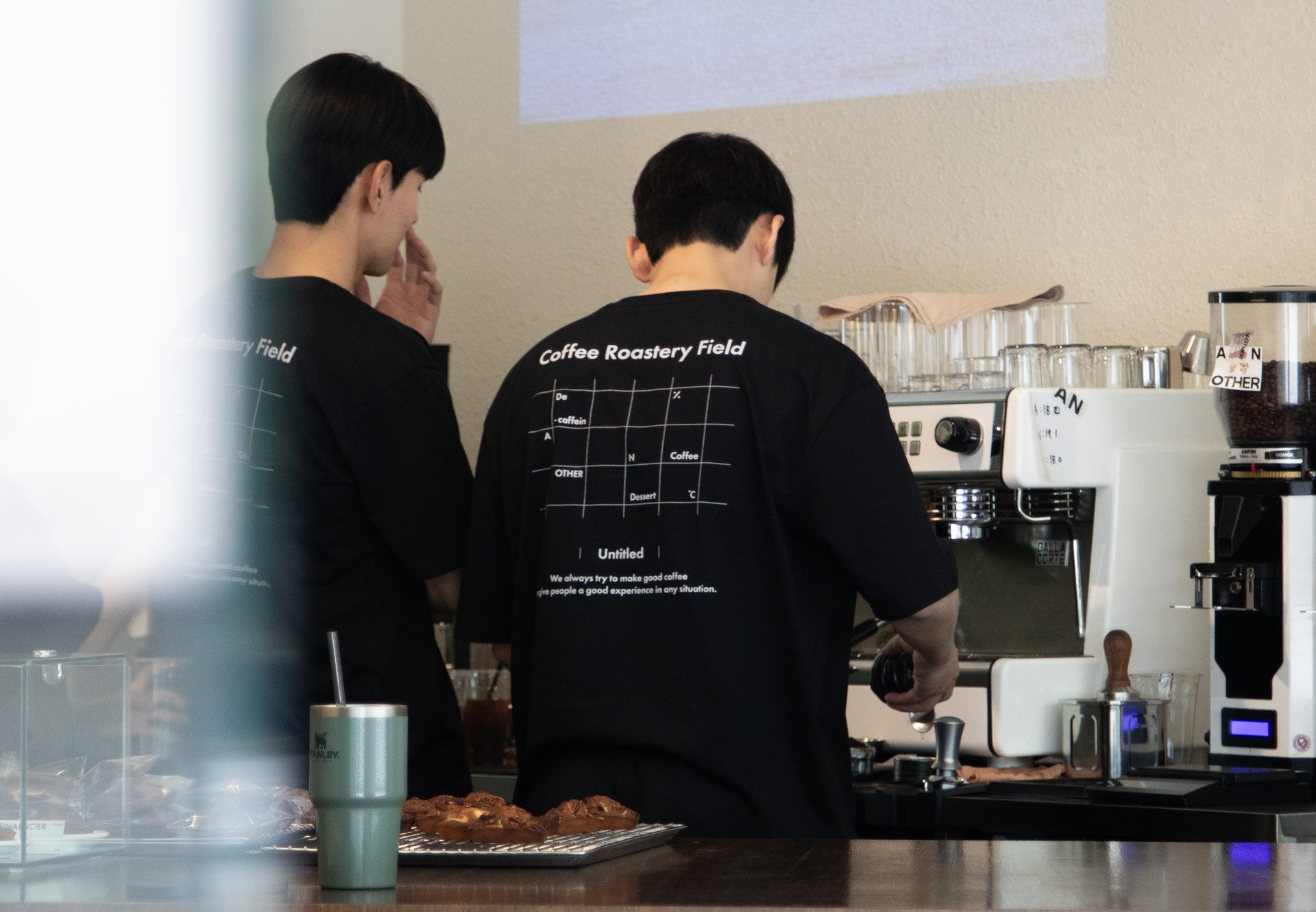 브랜딩 텔유, 텔유어월드, 텔유, 로고디자인, tellyourworld, 브랜딩, 브랜드, 마케팅, 요식업디자인, 요식업로고, 식당브랜딩, 식당로고, 카페, 카페브랜딩, 카페로고, 카페마케팅