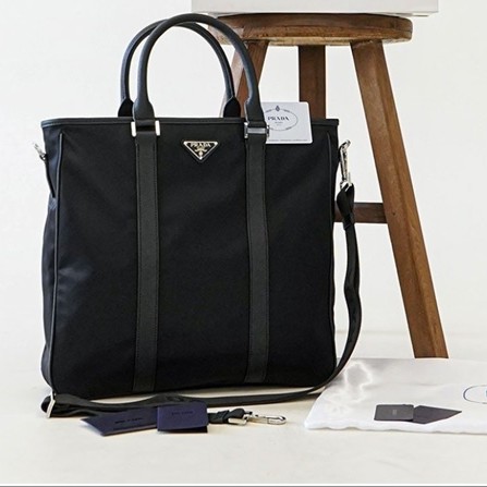 PRADA 프라다 삼각로고 리나일론 라지 토트백
