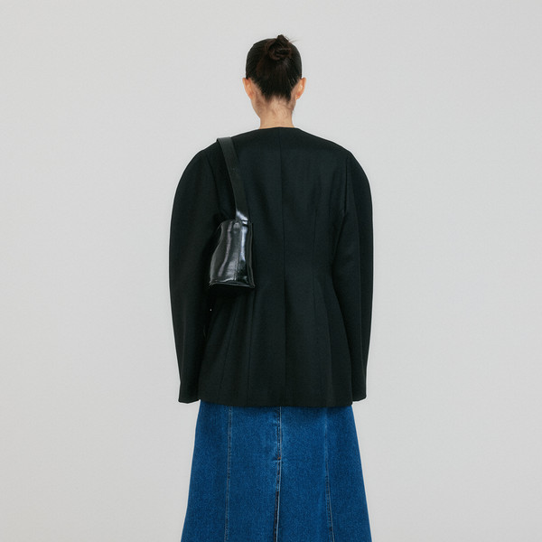 ZERO Oversized Shoulder Hourglass Jacket - Black : EENK SHOP