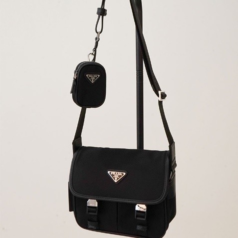 PRADA 프라다 리나일론 사피아노 레더 메신저 백