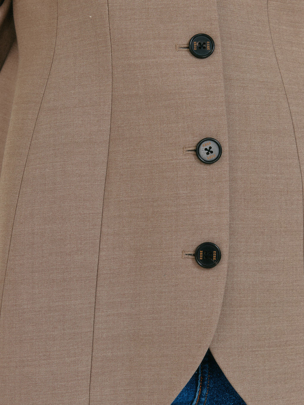 ZERO Oversized Shoulder Hourglass Jacket - Beige : EENK SHOP
