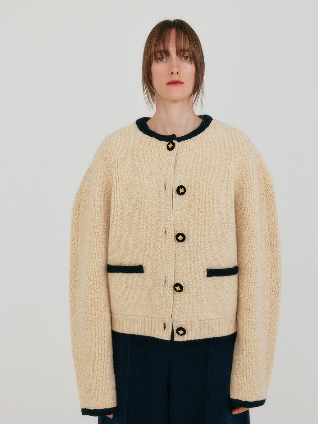 ZIZI Round Neck Knit Cardigan - Beige : EENK SHOP
