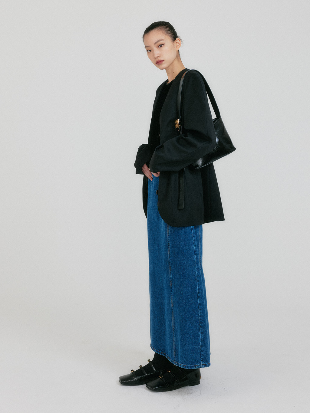 ZERO Oversized Shoulder Hourglass Jacket - Black : EENK SHOP