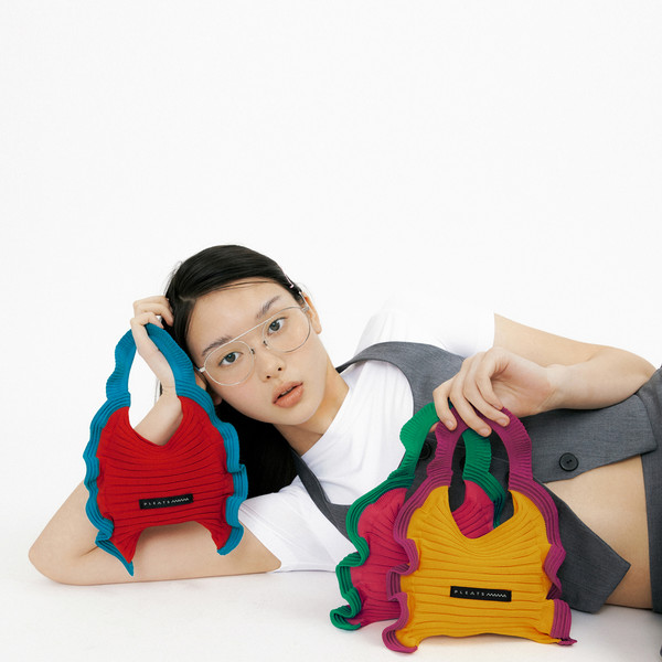 PLEATS MAMA 正規品関税込み RUFFLE MINI TOTE BAG YELLOW PINK Ruffle Mini Tote Bag Yellow Pink : PLEATSMAMA: Sustainable