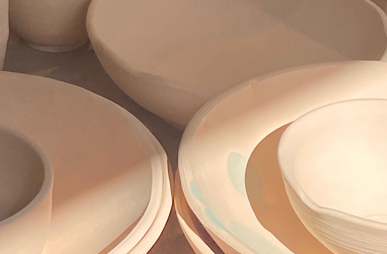 <span style="font-family: GowunBatang-Regular;">자주 묻는 질문</span><br><span style=" font-size:14px;color:rgb(255, 255, 255, 0.7);">View More</span>