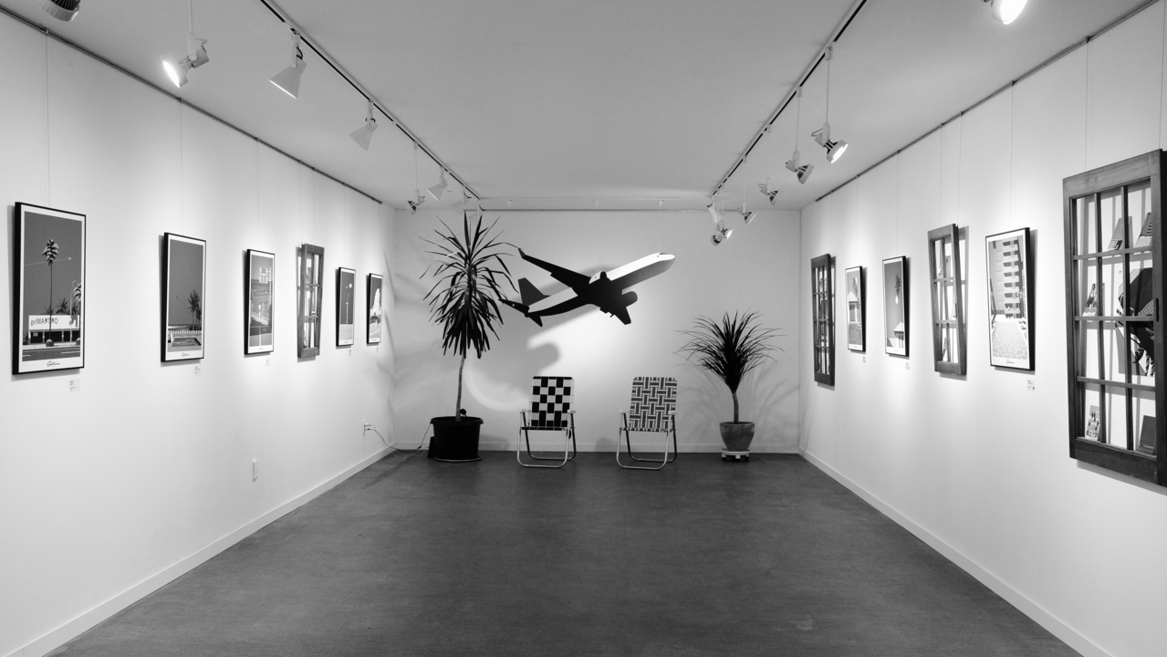 건축가와 디자이너가 힘을 모아 제주도에서 폐자재를 인테리어소품 으로 활용해 친환경 전시회를 개최한 모습입니다. 이는 워크스페이스그룹 ESG 캠페인의 일환입니다.