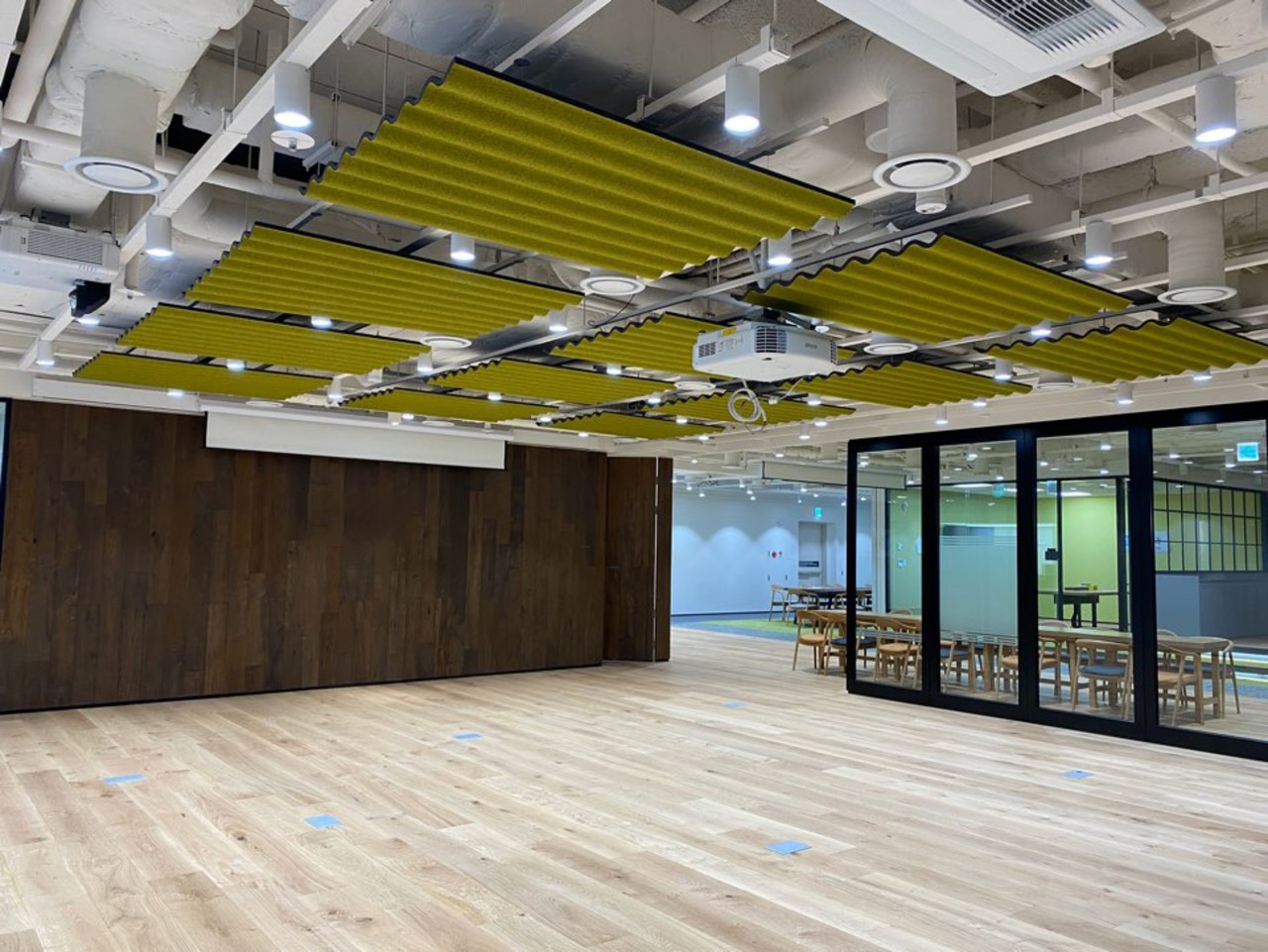 <strong>유한킴벌리</strong>