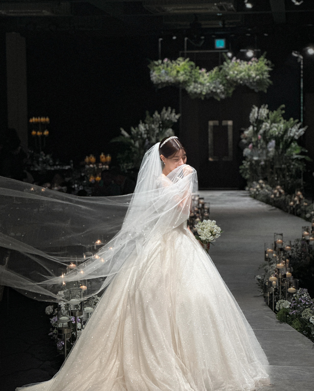 <p style="text-align:left; font-size:16px; margin-top:26px;">Eliena Hotel 엘리에나 호텔<br><span style="color:#666;">Grand Ballroom 그랜드볼룸</span></p>