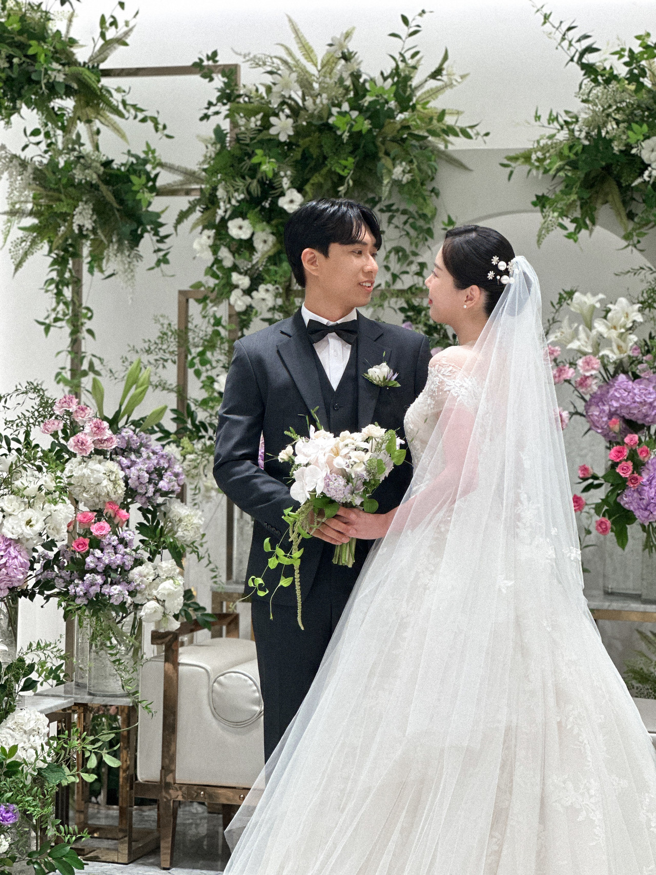 <p style="text-align:left; font-size:16px; margin-top:26px;">The Venue G 더베뉴지 서울<br><span style="color:#666;">VenueG Hall 베뉴지홀</span></p>