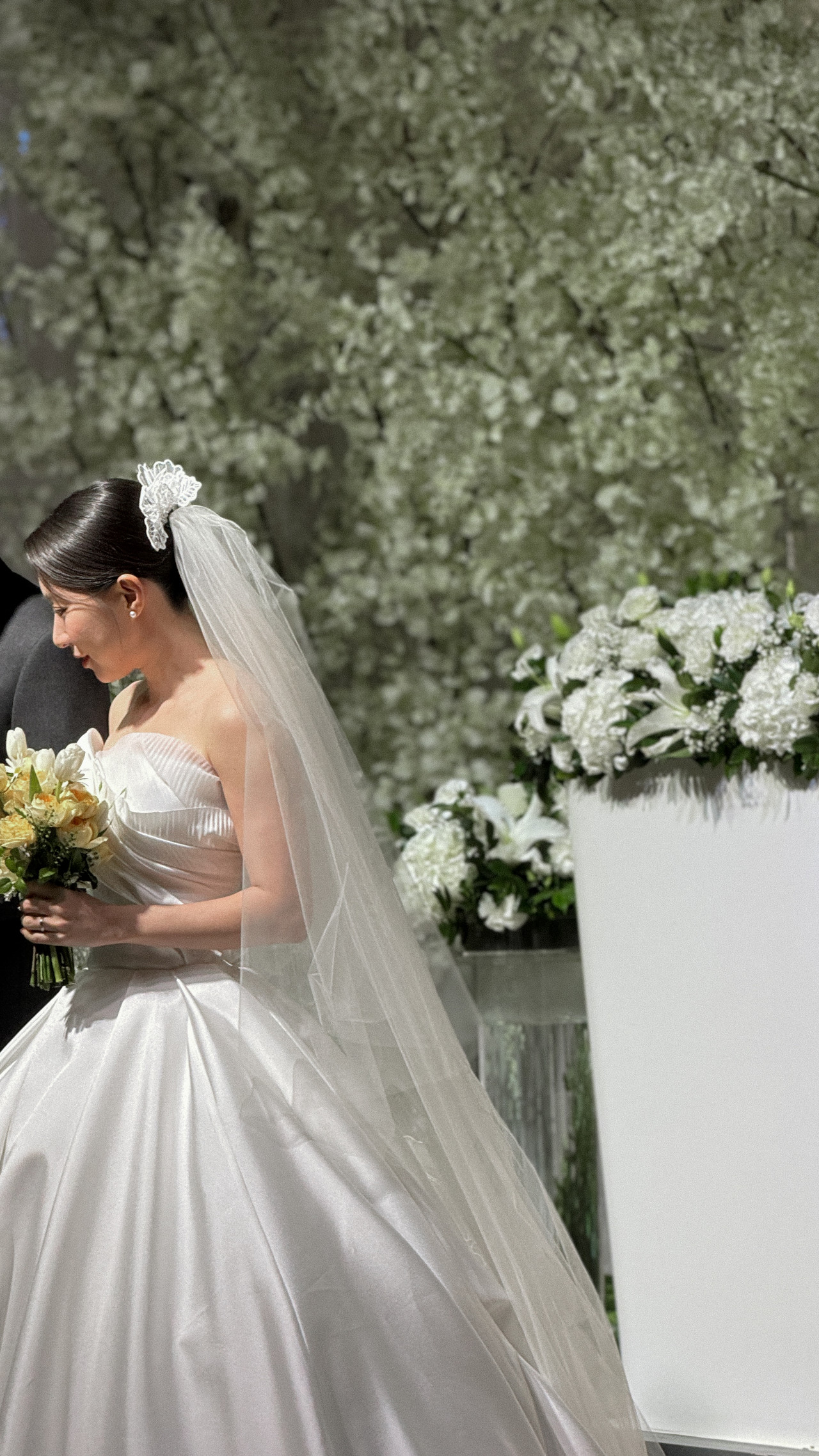 <p style="text-align:left; font-size:16px; margin-top:26px;">Bottega Maggio 보테가마지오<br><span style="color:#666;">Lo Stagno Hall 로스따뇨홀(단독홀)</span></p>
