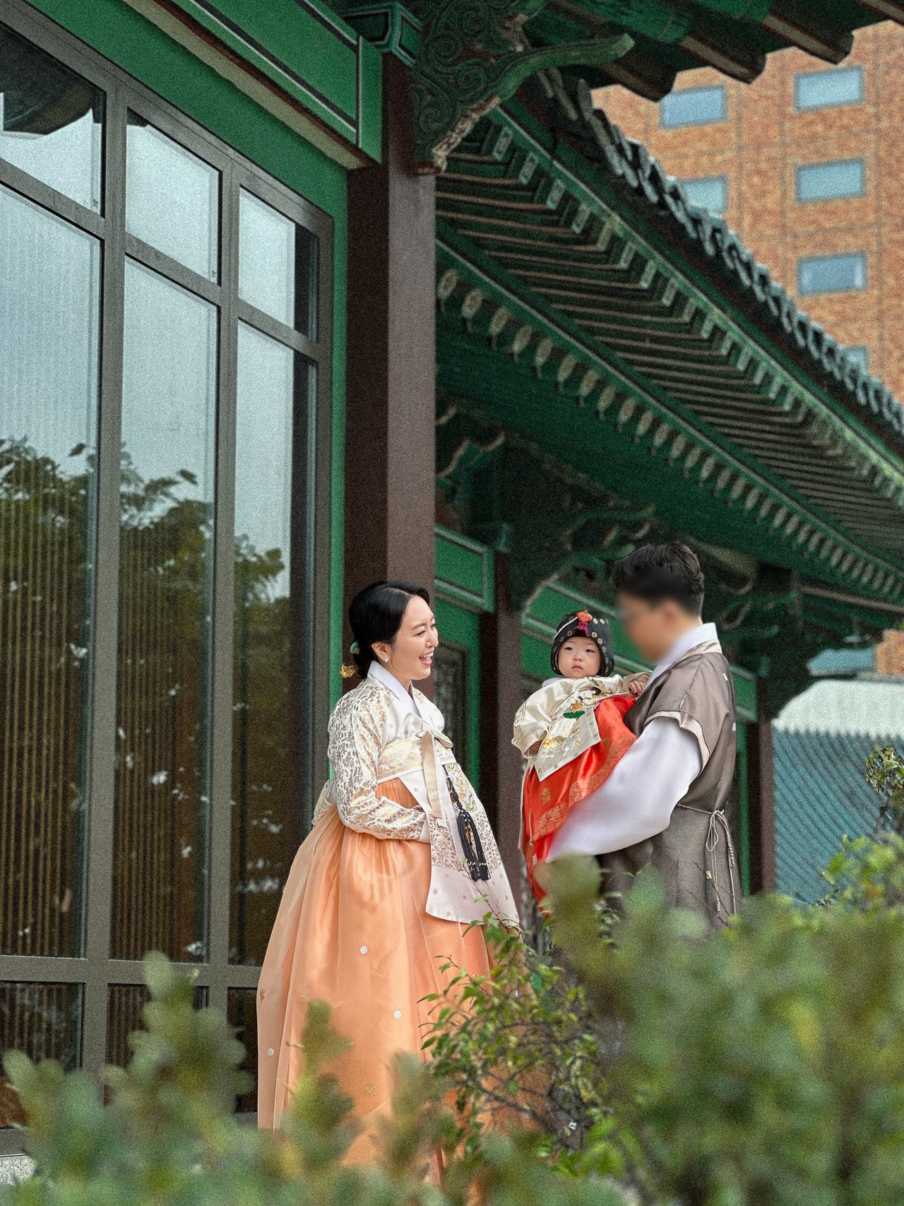 <p style="text-align:left; font-size:16px; margin-top:26px;">The Shilla Hotels 신라 호텔<br><span style="color:#666;">Palson 팔선</span></p>