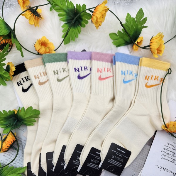 [0008] 나이키 중단목 공용 양말