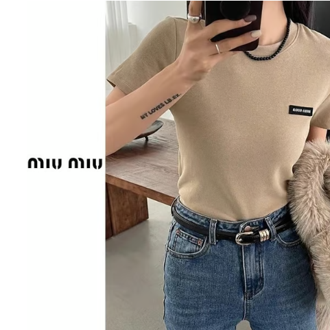 MIUMIU 미우미우 블랙 로고 반팔티