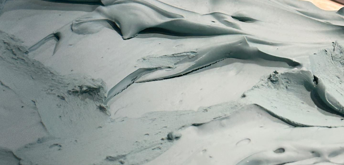 <span style="font-family: GowunBatang-Regular;">어떻게 제작되나요?</span><p style="margin-top:5px; "><span style=" font-size:14px; color:rgb(255, 255, 255, 0.7);">View More</span></p>