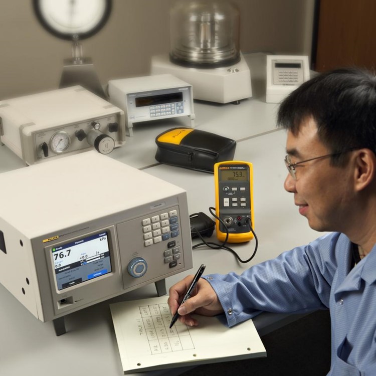 FLUKE PPC4 A160K 압력 컨트롤러 · 교정기 지니어스인더스트리 대한민국 No.1 산업장비 공급채널