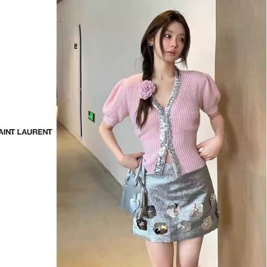 YSL 입생로랑 스팽글 퍼프 가디건니트