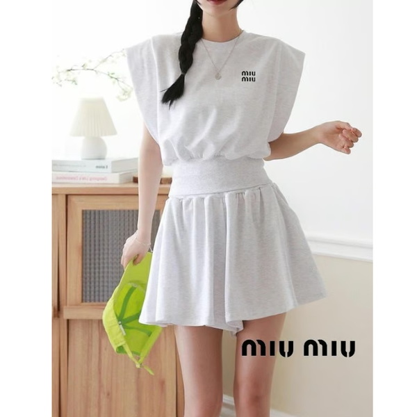 MIUMIU 미우미우 러블리 민소매 바지 세트