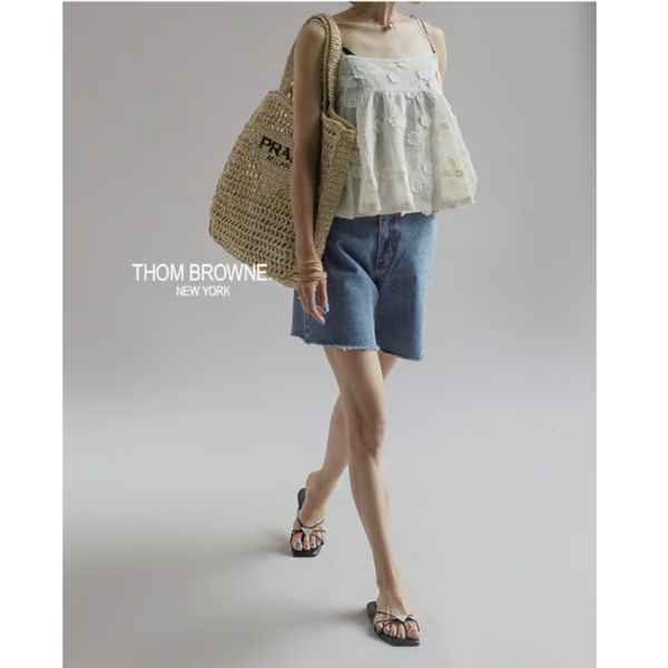 THOM BROWNE 톰브라운 루스 피트 A라인 반바지