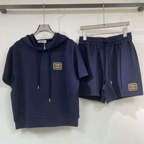 MIUMIU 미우미우 반팔 반바지 세트