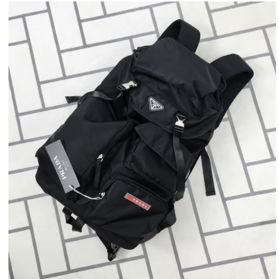 PRADA 프라다 버클리 사파리 빅 백팩