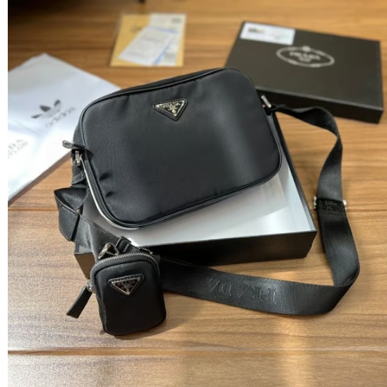 PRADA x  ADIDAS 프라다x아디다스 콜라보 리나일론 숄더백