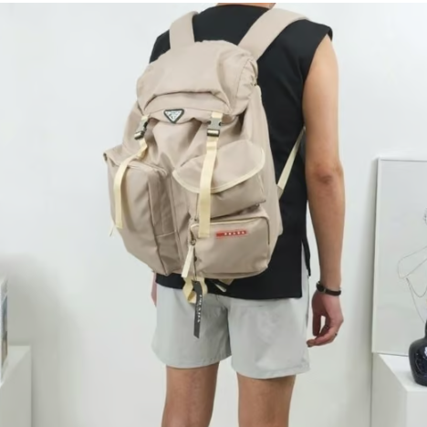 PRADA 프라다 버클리 사파리 빅 백팩