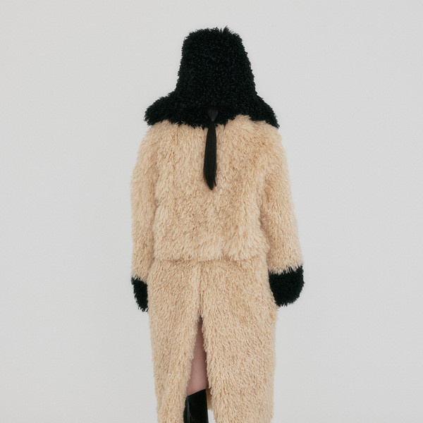 [EENK] / ☆ ZUFFIEA Fluffy Funnel Neck Coat / Beige ZUFFIEA Fluffy Funnel Neck Coat - Beige : EENK SHOP