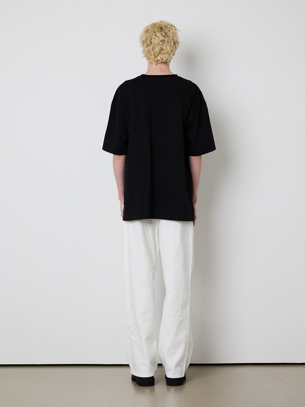 MEENDERI-[UNISEX] FRAGMENTS PRINT T-SHIRT - BLACK│삼성물산