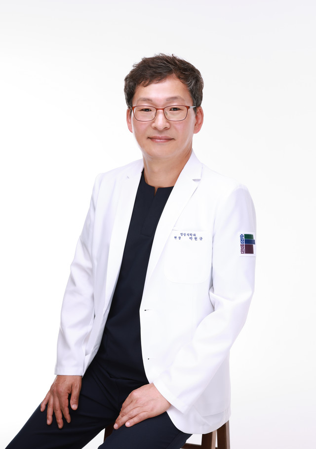 영상의학과 전문의<br/ ><span style="font-weight: 900";>박원규 진료원장</span>