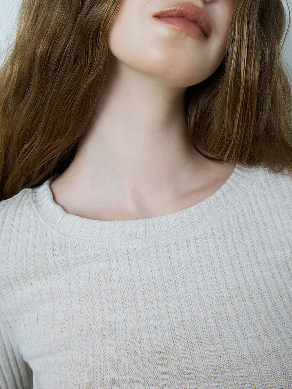 ★MEENDERI★LAYERED STITCH T-SHIRT - BEIGE★正規品/直送料込 MEENDERI] LAYERED STITCH T-SHIRT - BEIGE
