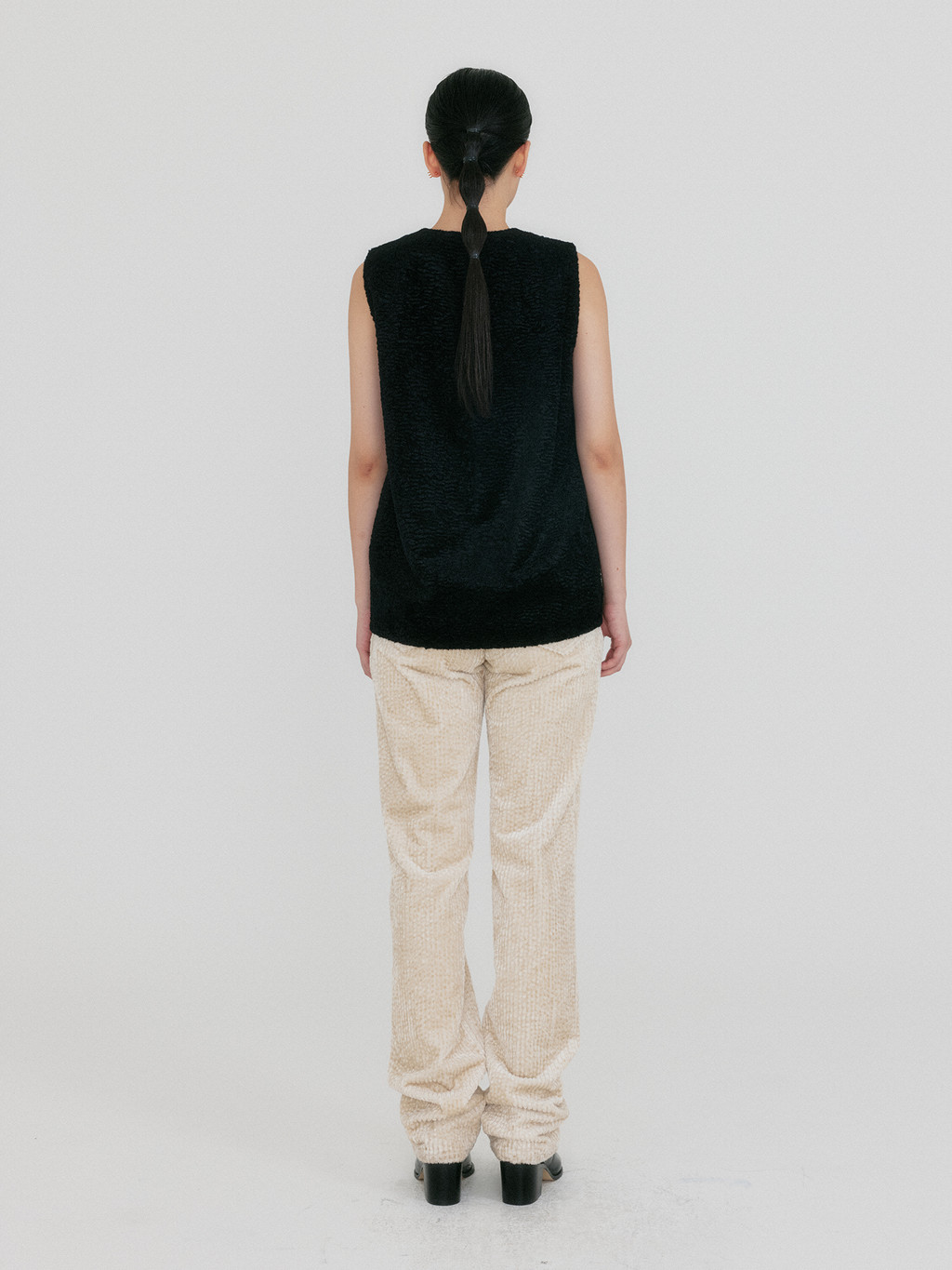 【EENK】送料/関税込 24FW ZIVE Crewneck Waistcoat - Black ZIVE Crewneck Waistcoat - Black : EENK SHOP