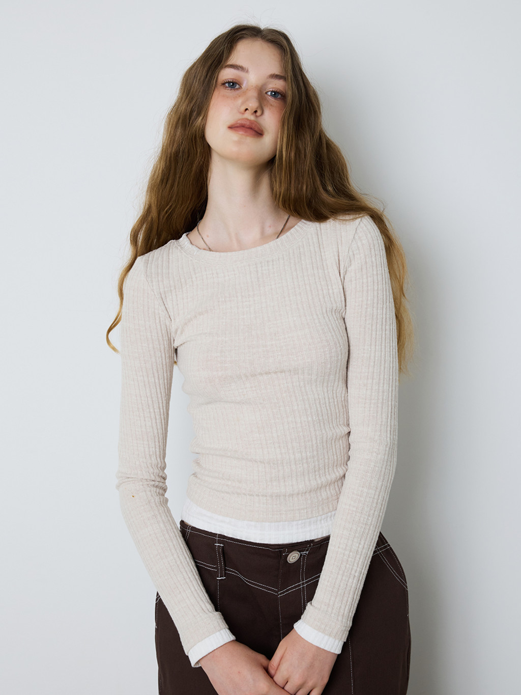 ★MEENDERI★LAYERED STITCH T-SHIRT - BEIGE★正規品/直送料込 MEENDERI] LAYERED STITCH T-SHIRT - BEIGE