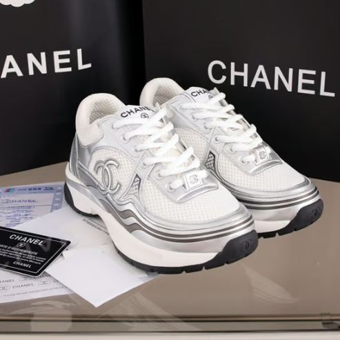 CHANEL	샤넬 CC 로고 아플리케 패널 스니커즈