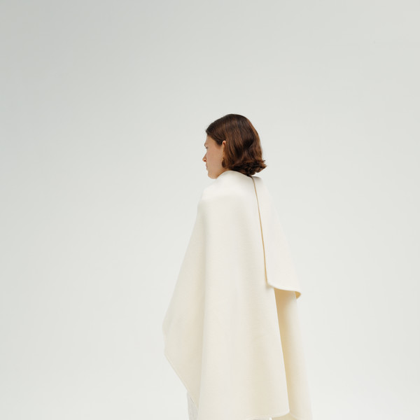 [MONOHA] / ☆ 24FW Handmade wool cape / 3 COLORS Handmade wool cape (ivory / beige / black) : MONOHA
