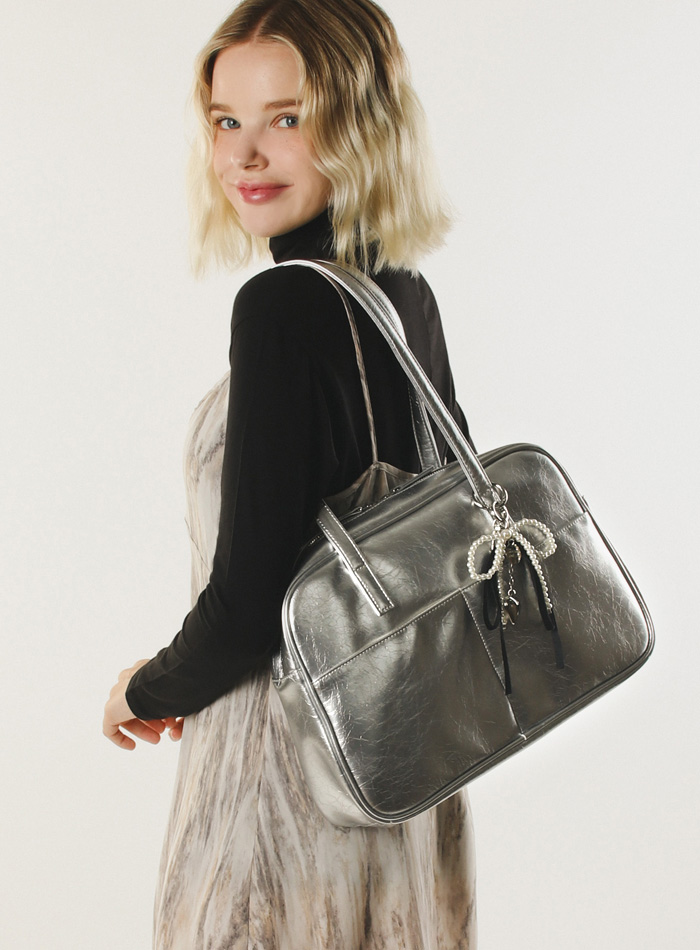 304 leather pouch shoulder bag _ Silver : Masmarulez [마스마 304 leather pouch shoulder bag _ Silver : Masmarulez [마스마