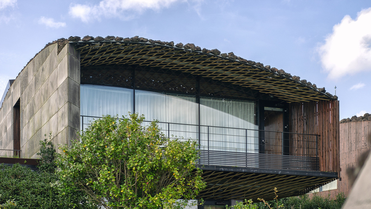 <p style="text-align: center;"><span style="font-size: 14px;">Next Project</span></p>  <p style="text-align: center;"><span style="font-size: 18px;"><strong>Belvedere</strong></span></p>