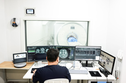 <span style="font-size: 12px;">Siemens Skyra 3.0T MRI</span>