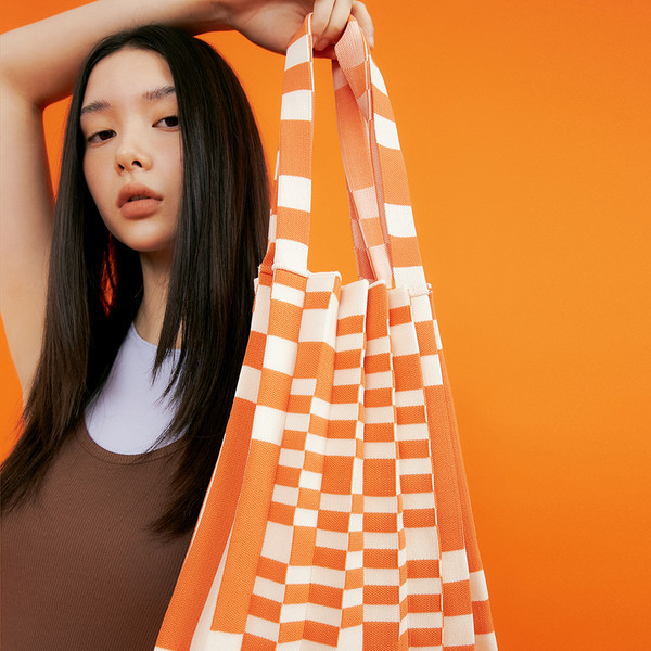 PLEATS MAMA 正規品関税込み SHOULDER BAG GRID ORANGE Nano Bag Orange : PLEATSMAMA: Sustainable Knit Pleats Bag